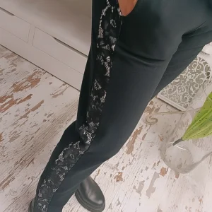 PANTALON DEPORTIVO ENCAJE ESTRELLA