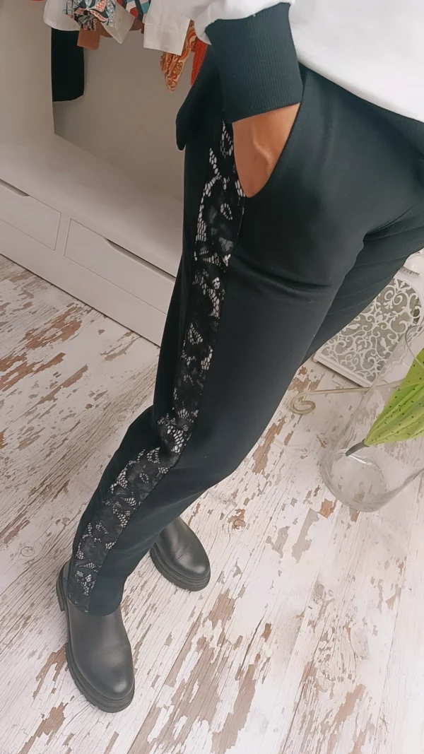 PANTALON DEPORTIVO ENCAJE ESTRELLA