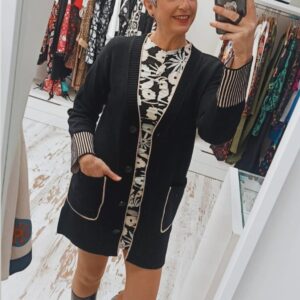 REBECÓN NEGRO CON DETALLES EN BLANCO