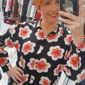 CAMISA FLORES Y CORAZONES